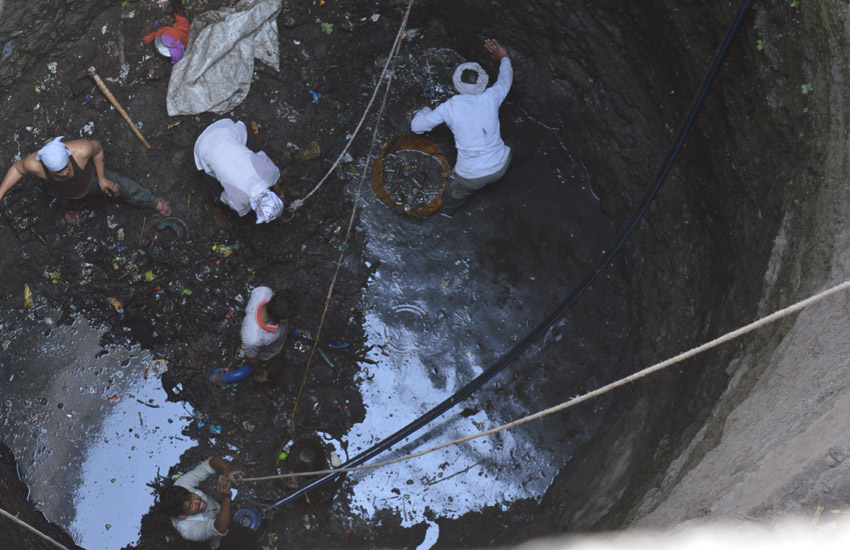 Well Cleaning - Kalamsara, Jalgaon