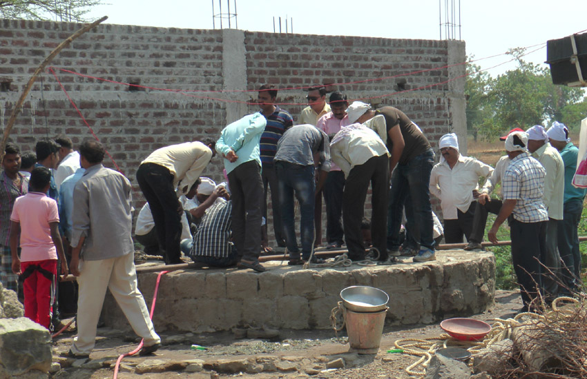 Well Cleaning - Shahapur, Jalgaon