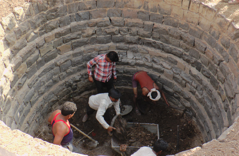 Well Cleaning - Vaghari, Jalgaon