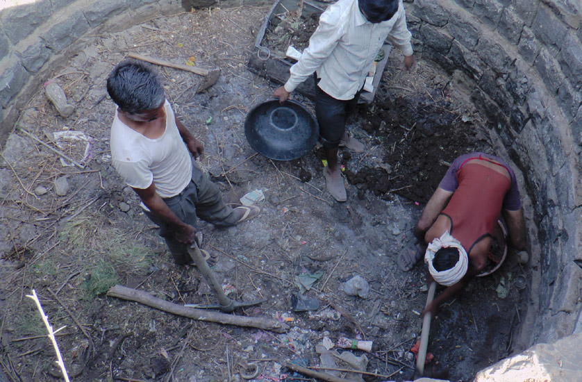 Well Cleaning - Vaghari, Jalgaon