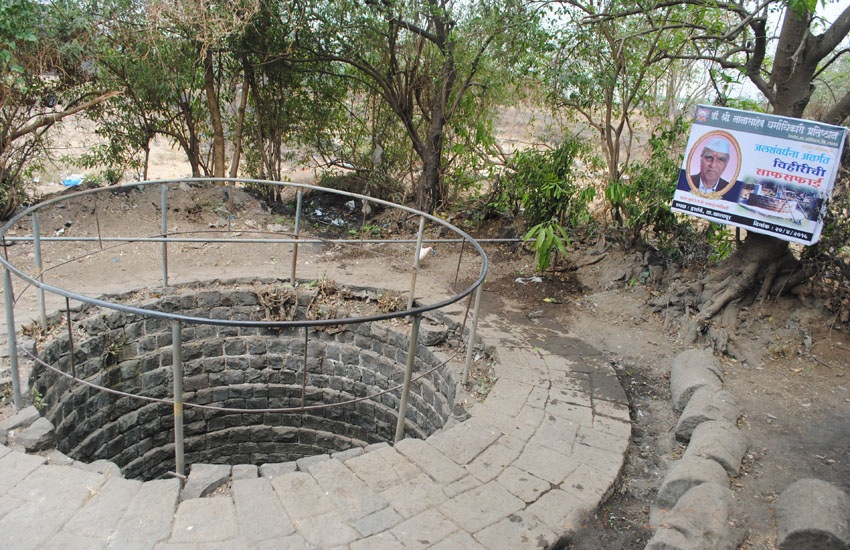 Well Cleaning - Khalapur,Isambewadi