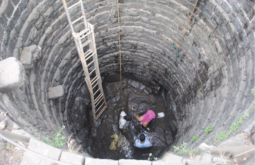 Well Cleaning - Khalapur,Isambewadi