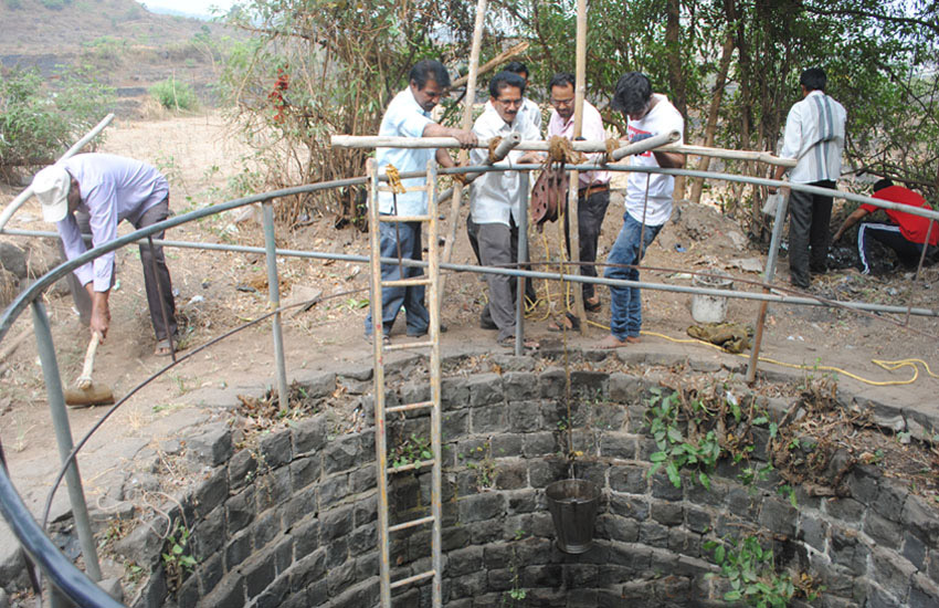 Well Cleaning - Khalapur,Isambewadi