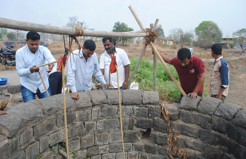 Well Cleaning - Khalapur,Isambewadi