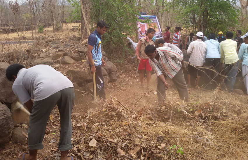 Well Cleaning - Bhalekarkond, Mahad