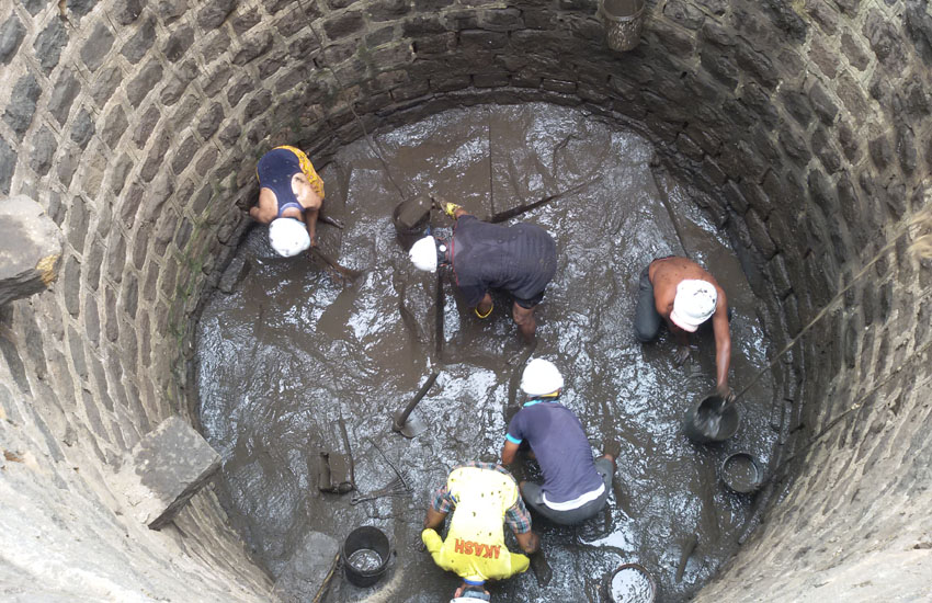 Well Cleaning - Bhalekarkond, Mahad