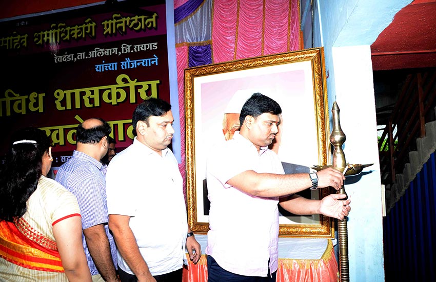 Certificate distribution