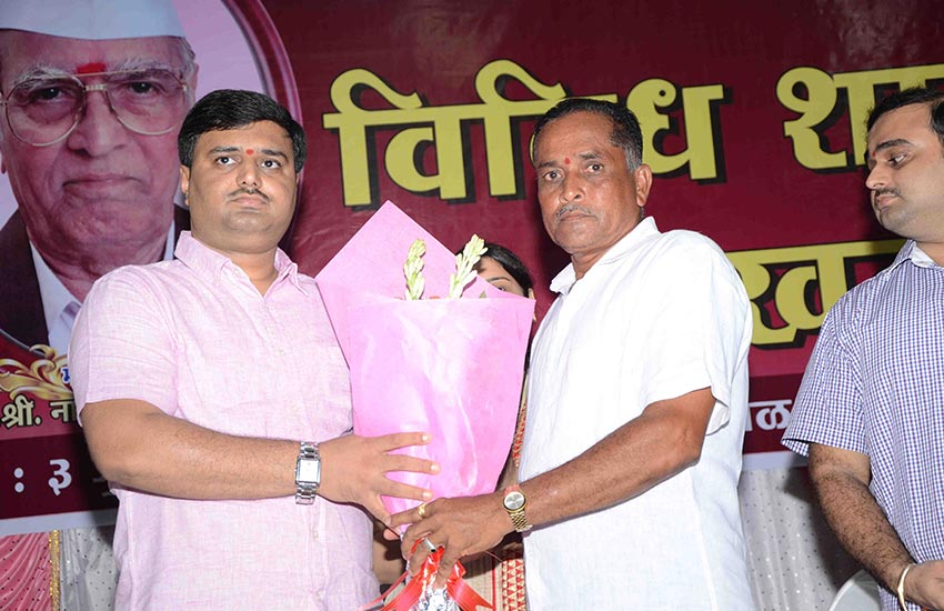 Certificate distribution